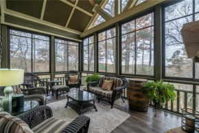 Four Seasons Cottage - Comfort and style in Big Canoe